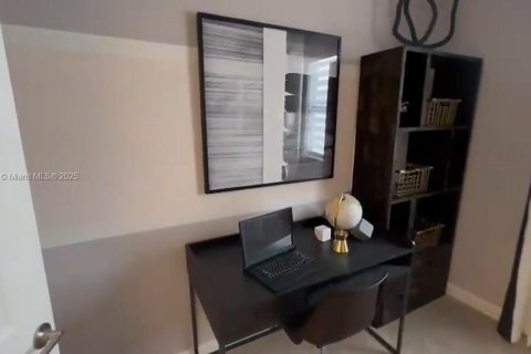 Townhouse in Miami, Florida 3 bedrooms, 129.41 sq.m. № 1728451 - photo 7