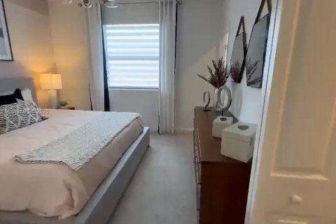 Townhouse in Miami, Florida 3 bedrooms, 129.41 sq.m. № 1728451 - photo 8