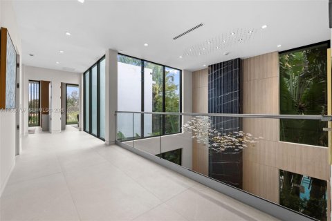 Купить виллу или дом в Майами-Бич, Флорида 5 спален, 348.01м2, № 2050999 - фото 21