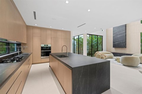 Купить виллу или дом в Майами-Бич, Флорида 5 спален, 348.01м2, № 2050999 - фото 8
