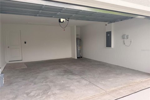 House in Lakeland, Florida 4 bedrooms, 201.97 sq.m. № 2207486 - photo 17