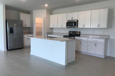 House in Lakeland, Florida 4 bedrooms, 201.97 sq.m. № 2207486 - photo 16