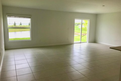 House in Lakeland, Florida 4 bedrooms, 201.97 sq.m. № 2207486 - photo 15
