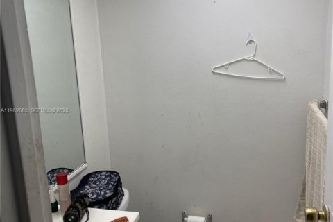 Copropriété à vendre à Sunny Isles Beach, Floride: 1 chambre, 67.35 m2 № 2049243 - photo 4