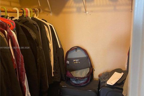 Copropriété à vendre à Sunny Isles Beach, Floride: 1 chambre, 67.35 m2 № 2049243 - photo 10