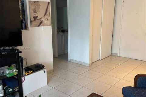 Copropriété à vendre à Sunny Isles Beach, Floride: 1 chambre, 67.35 m2 № 2049243 - photo 2