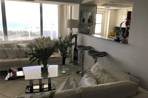 Condominio en alquiler en Fort Lauderdale, Florida, 2 dormitorios № 2080195 - foto 5