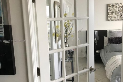 Condominio en alquiler en Fort Lauderdale, Florida, 2 dormitorios № 2080195 - foto 8