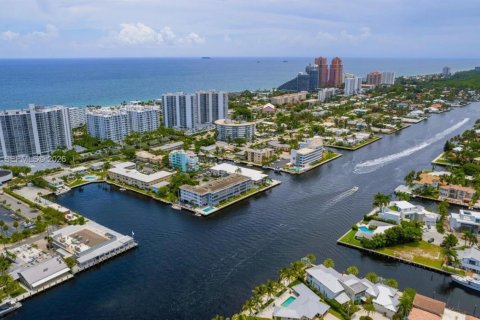 Condominio en alquiler en Fort Lauderdale, Florida, 2 dormitorios № 2080195 - foto 17