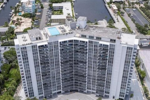 Condominio en alquiler en Fort Lauderdale, Florida, 2 dormitorios № 2080195 - foto 16
