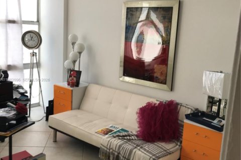 Condominio en alquiler en Fort Lauderdale, Florida, 2 dormitorios № 2080195 - foto 13