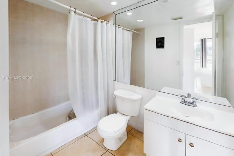 Copropriété à vendre à Miami, Floride: 2 chambres, 97.55 m2 № 2056868 - photo 21
