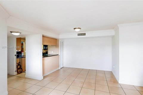 Copropriété à vendre à Miami, Floride: 2 chambres, 97.55 m2 № 2056868 - photo 13