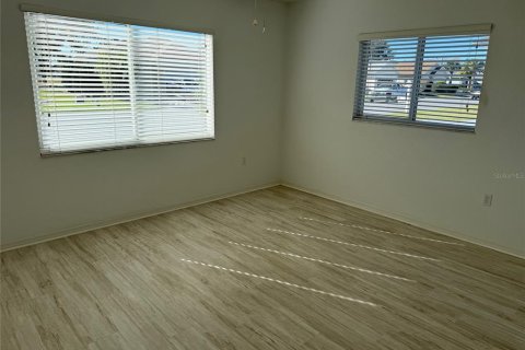 House in Summerfield, Florida 2 bedrooms, 174.01 sq.m. № 2141060 - photo 11