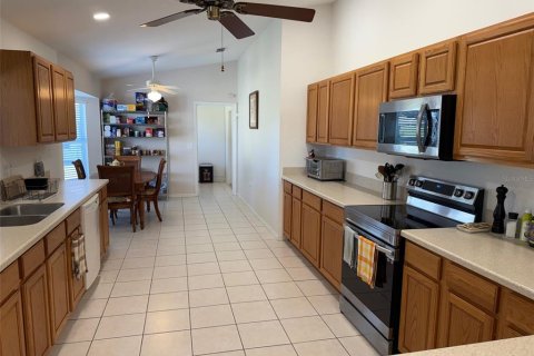 House in Summerfield, Florida 2 bedrooms, 174.01 sq.m. № 2141060 - photo 5