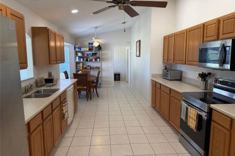 House in Summerfield, Florida 2 bedrooms, 174.01 sq.m. № 2141060 - photo 6