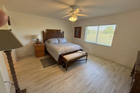 House in Summerfield, Florida 2 bedrooms, 174.01 sq.m. № 2141060 - photo 8