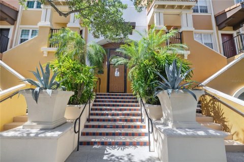 Condominio en venta en Saint Petersburg, Florida, 2 dormitorios, 104.79 m2 № 1783214 - foto 3