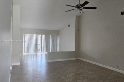 Casa en venta en Davie, Florida, 3 dormitorios, 137.5 m2 № 1939797 - foto 6