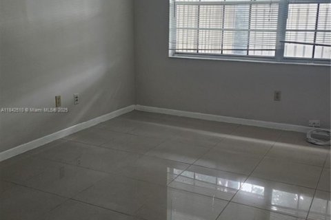 Casa en venta en Davie, Florida, 3 dormitorios, 137.5 m2 № 1939797 - foto 13