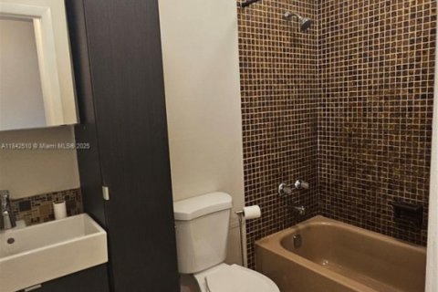 Casa en venta en Davie, Florida, 3 dormitorios, 137.5 m2 № 1939797 - foto 9