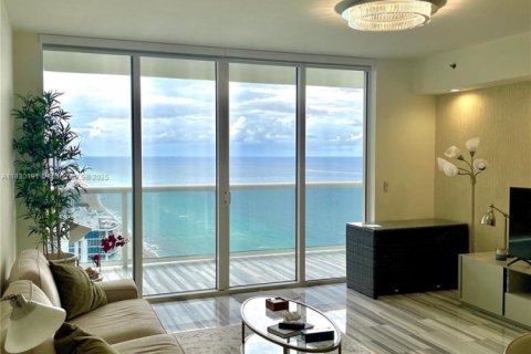 Condo in Hallandale Beach, Florida, 1 bedroom  № 1804603 - photo 7