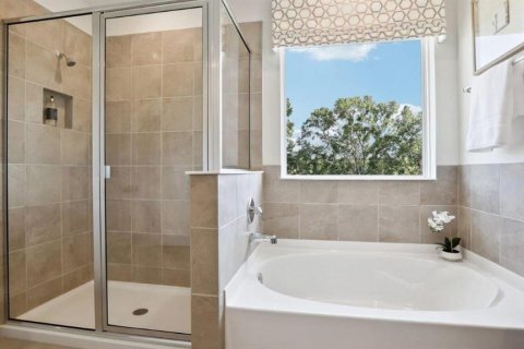 House in Land O' Lakes, Florida 4 bedrooms, 307.79 sq.m. № 1824002 - photo 21