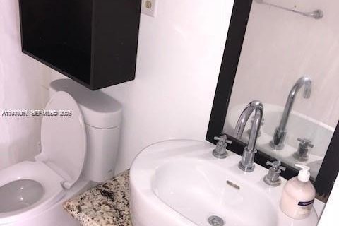 Купить коммерческую недвижимость в Бей-Харбор-Айлендс, Флорида № 2034380 - фото 19