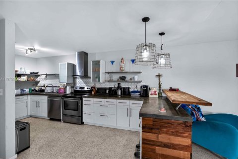 Купить коммерческую недвижимость в Эль Портал, Флорида 224.82м2, № 2032009 - фото 25