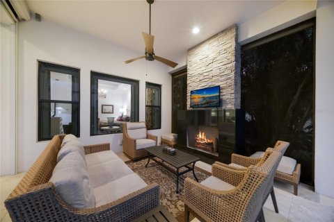 House in Sarasota, Florida 3 bedrooms, 297.47 sq.m. № 2406752 - photo 22
