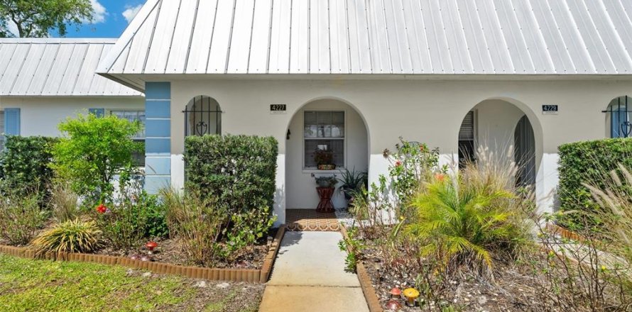 Condo à New Port Richey, Floride, 2 chambres  № 2101828