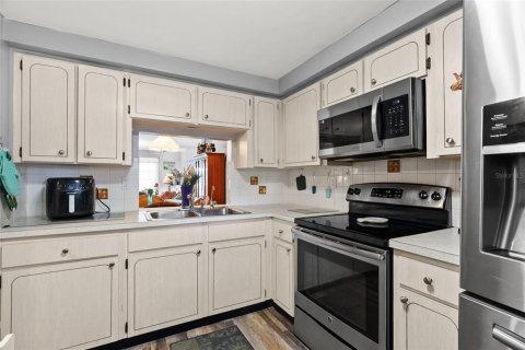 Copropriété à vendre à New Port Richey, Floride: 2 chambres, 77.2 m2 № 2101828 - photo 9