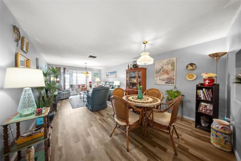 Copropriété à vendre à New Port Richey, Floride: 2 chambres, 77.2 m2 № 2101828 - photo 12