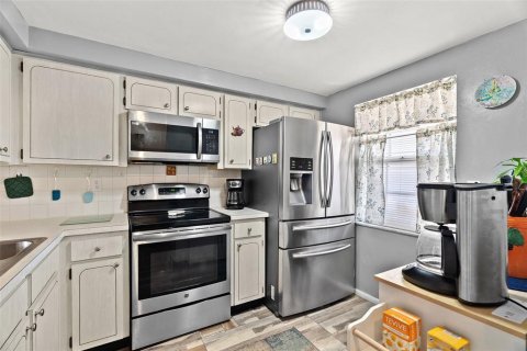 Copropriété à vendre à New Port Richey, Floride: 2 chambres, 77.2 m2 № 2101828 - photo 8