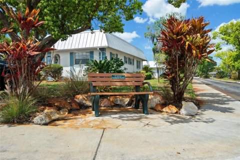 Copropriété à vendre à New Port Richey, Floride: 2 chambres, 77.2 m2 № 2101828 - photo 25
