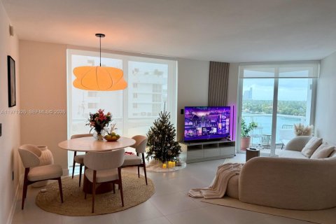 Condo à Bay Harbor Islands, Floride, 2 chambres  № 2042240