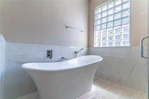 Casa en venta en Kissimmee, Florida, 4 dormitorios, 235.97 m2 № 1608025 - foto 18