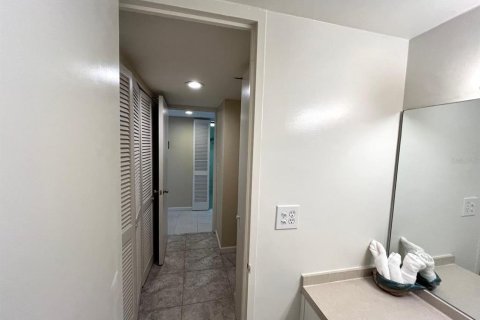 Condominio en venta en Clearwater, Florida, 2 dormitorios, 115.38 m2 № 1769251 - foto 13
