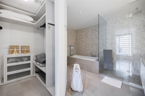 Купить кондоминиум в Майами, Флорида 2 спальни, 127.28м2, № 2044868 - фото 25
