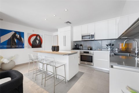 Купить кондоминиум в Майами, Флорида 2 спальни, 127.28м2, № 2044868 - фото 7