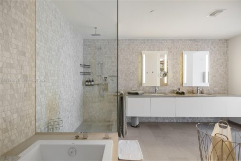 Купить кондоминиум в Майами, Флорида 2 спальни, 127.28м2, № 2044868 - фото 23