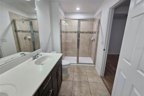 Townhouse in Windermere, Florida 3 bedrooms, 152.73 sq.m. № 2237382 - photo 18