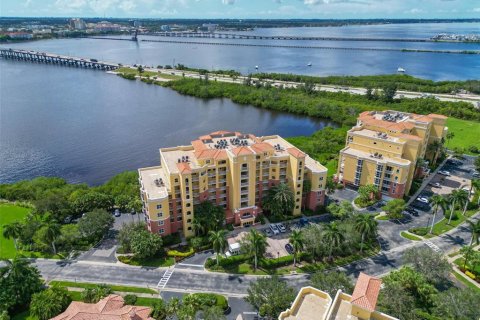 Condo in Palmetto, Florida, 2 bedrooms  № 2230057 - photo 2