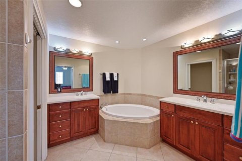 Condo in Palmetto, Florida, 2 bedrooms  № 2230057 - photo 30