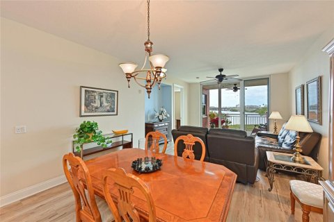 Condo in Palmetto, Florida, 2 bedrooms  № 2230057 - photo 16