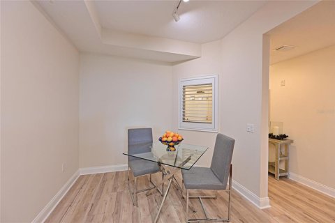 Condo in Palmetto, Florida, 2 bedrooms  № 2230057 - photo 22