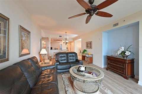 Condo in Palmetto, Florida, 2 bedrooms  № 2230057 - photo 11