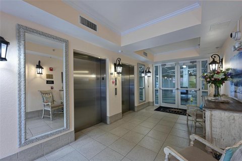 Condo in Palmetto, Florida, 2 bedrooms  № 2230057 - photo 9