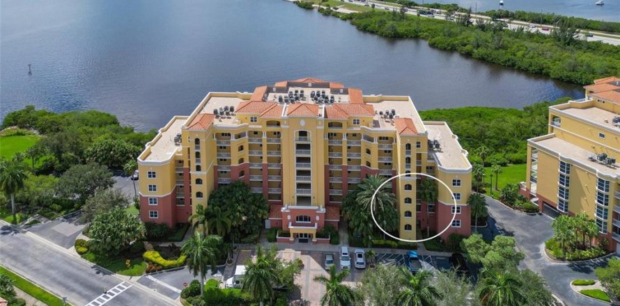 Condo in Palmetto, Florida, 2 bedrooms  № 2230057