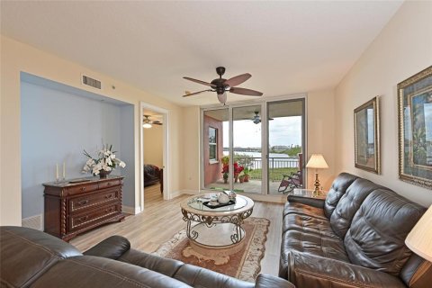 Condo in Palmetto, Florida, 2 bedrooms  № 2230057 - photo 12